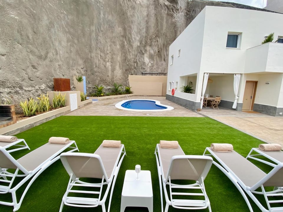 Garden, Swimming pool