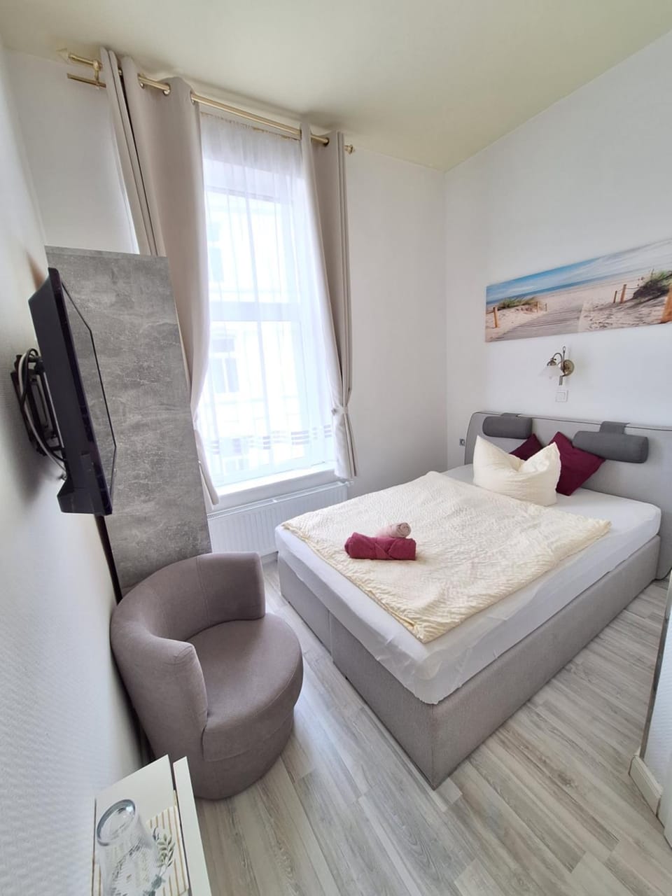 Photo of the whole room