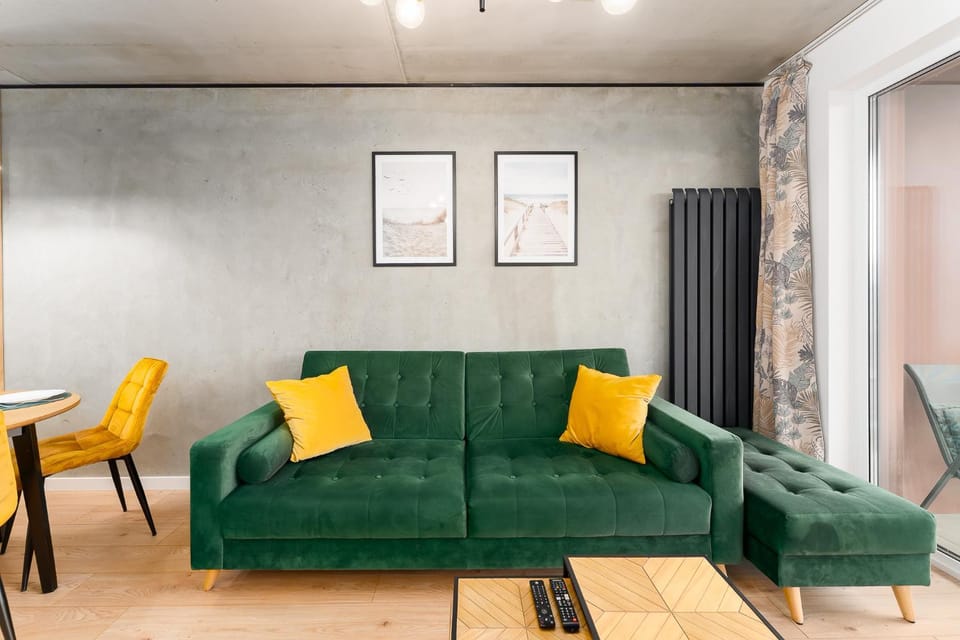 Communal lounge/ TV room, Location, Sunset