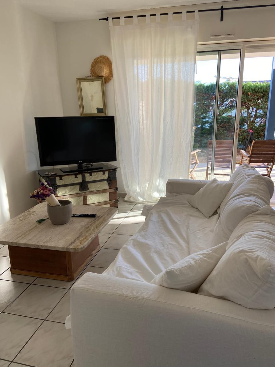 Communal lounge/ TV room, TV and multimedia, Living room, Seating area