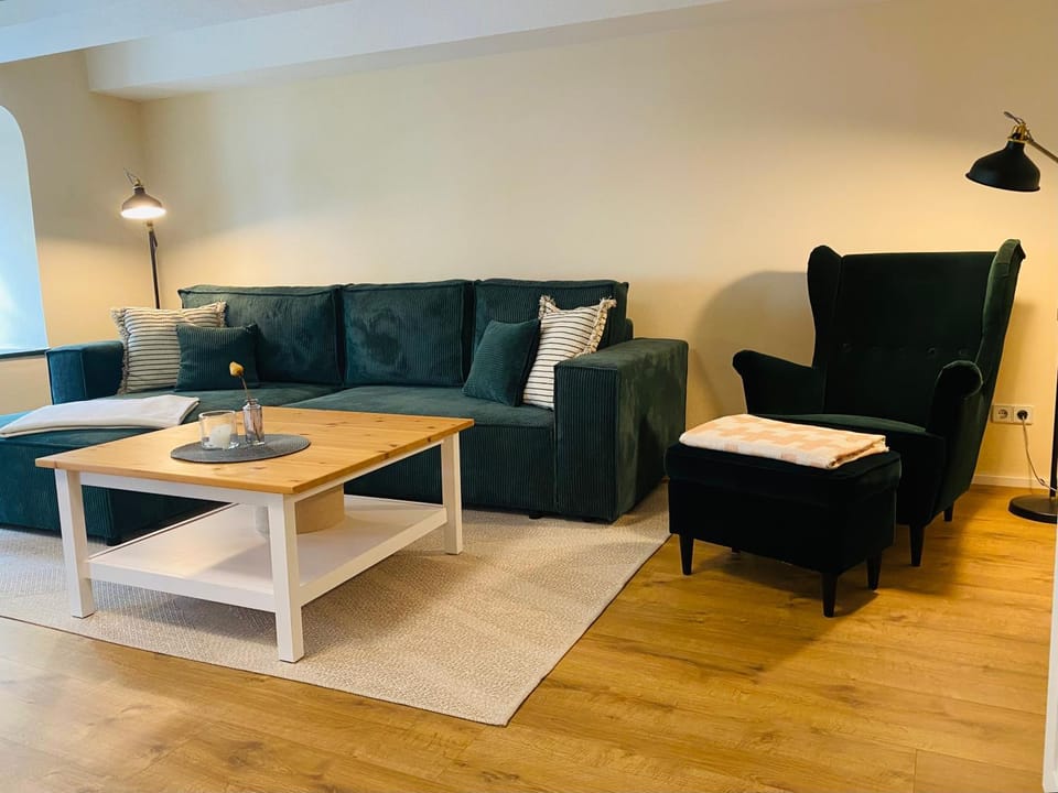 Living room, Photo of the whole room, Seating area