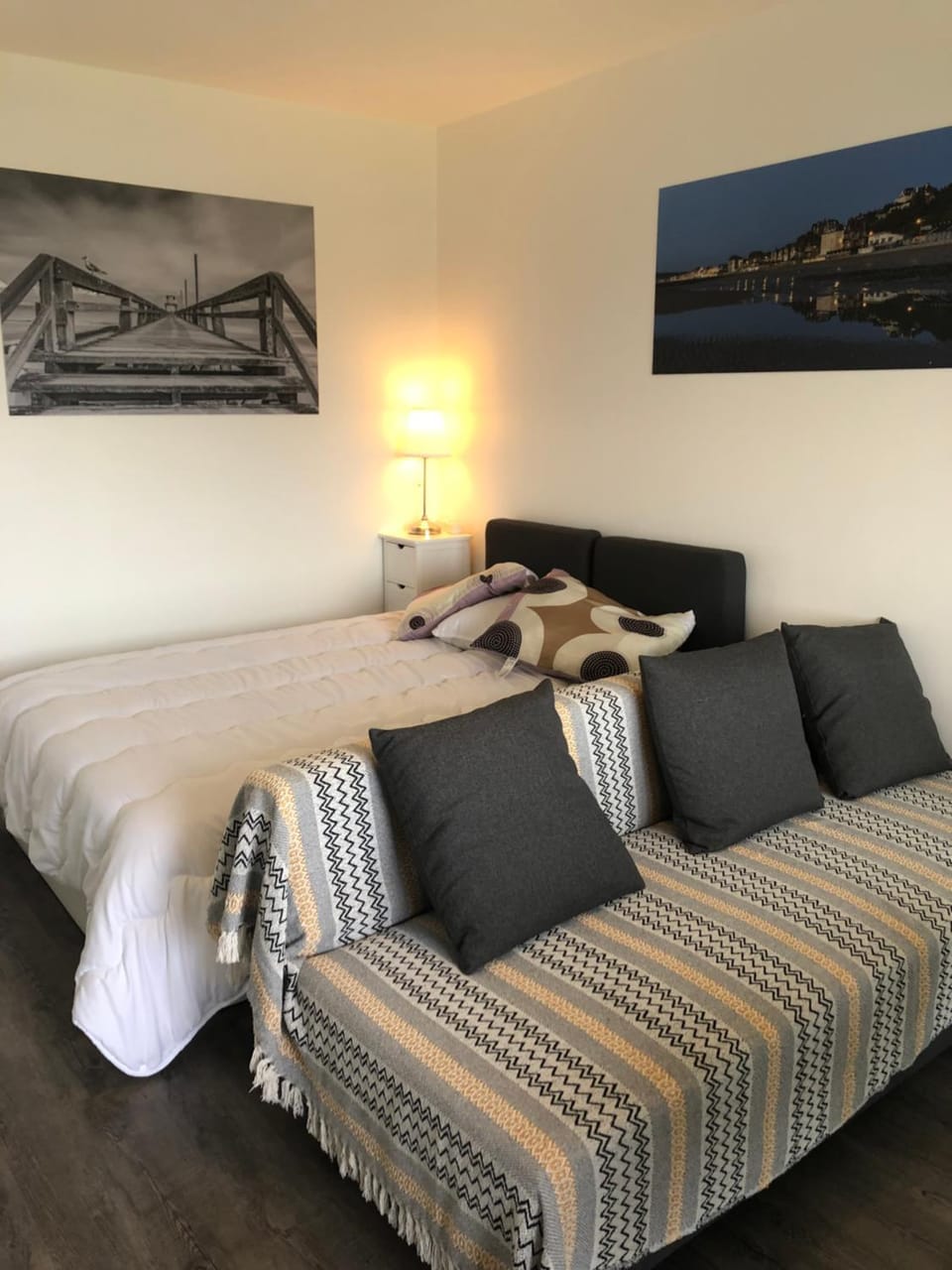 Bed, Living room, Photo of the whole room
