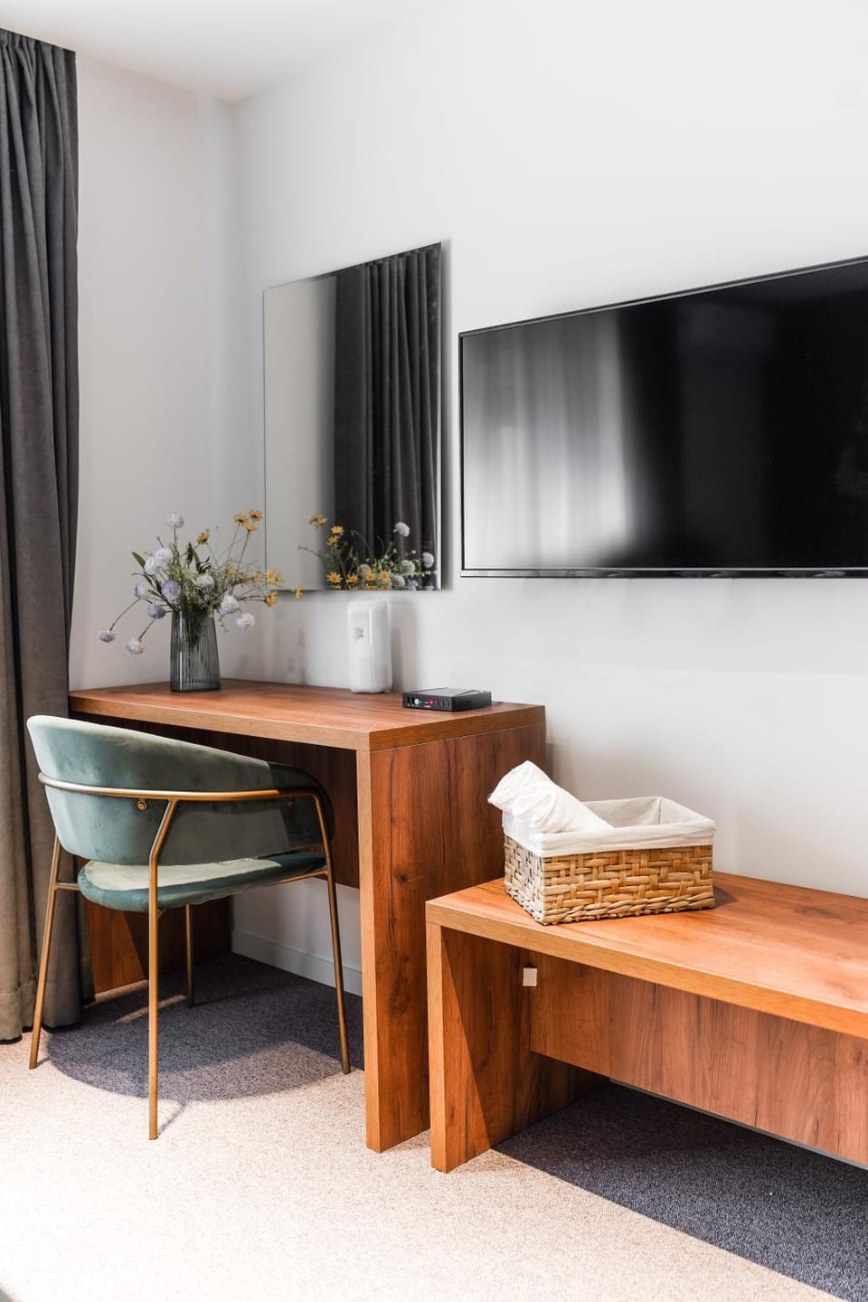Seating area, Bedroom
