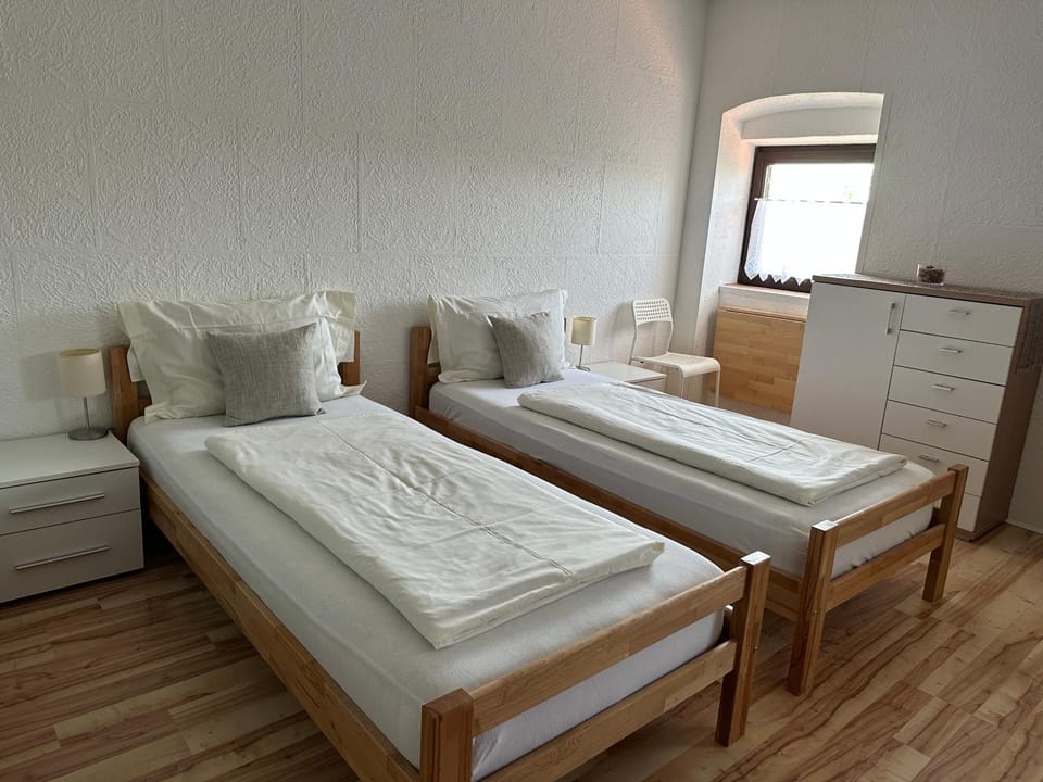 Photo of the whole room, Bedroom