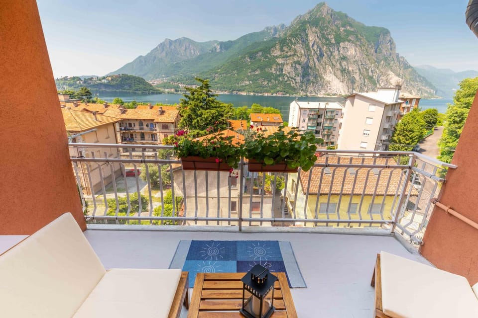 Balcony/Terrace, Lake view
