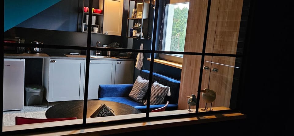 Kitchen or kitchenette, Seating area