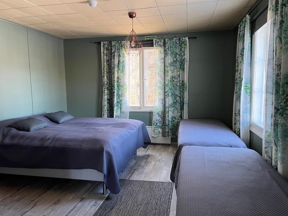 Vanha Ristola huone- ja aittamajoitus Country House in Finland