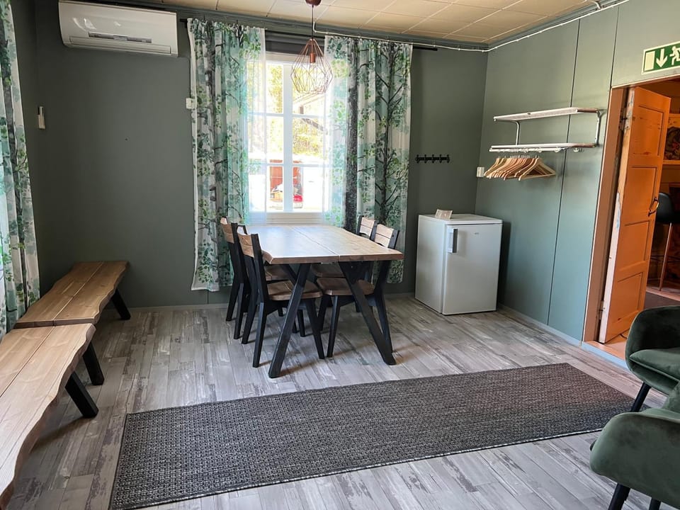 Vanha Ristola huone- ja aittamajoitus Country House in Finland
