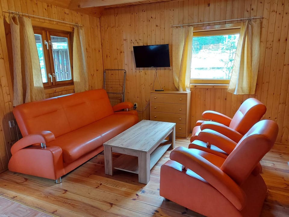 Urokliwy domek nad jeziorem Tuchomskim House in Pomeranian Voivodeship