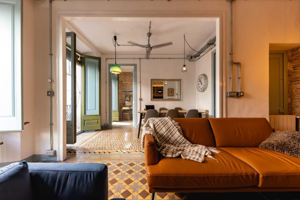 Living room, Photo of the whole room, Seating area