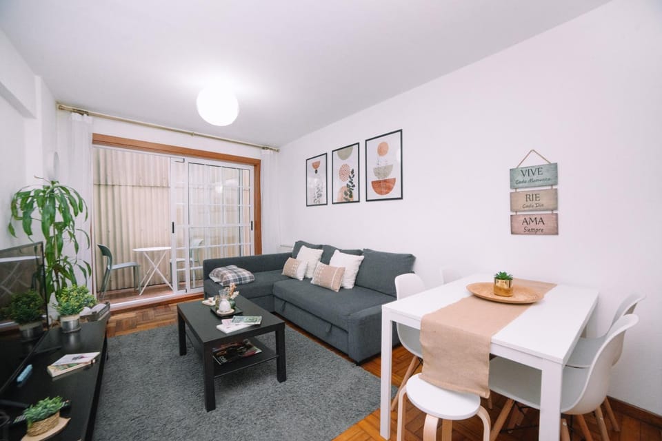 Céntrico y cómodo en zona Vialia by CABANA Rentals Apartment in Vigo