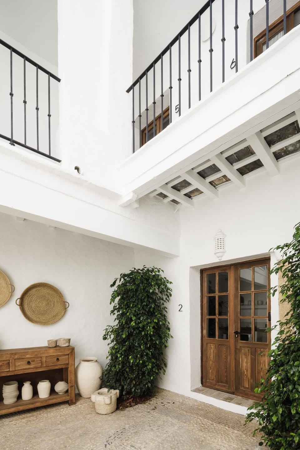 Property building, Quiet street view, Inner courtyard view