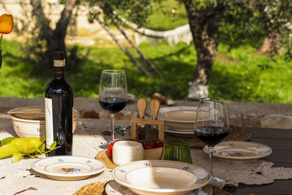 Day, Garden, Food and drinks, Dining area, Garden view, Lunch
