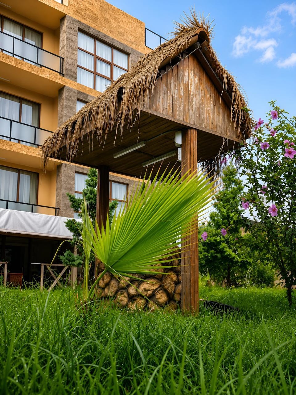 Property building, Spring, Day, Natural landscape, Garden, Garden view
