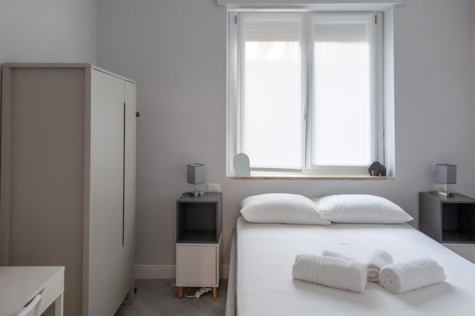 Bed, Photo of the whole room, Bedroom, wardrobe
