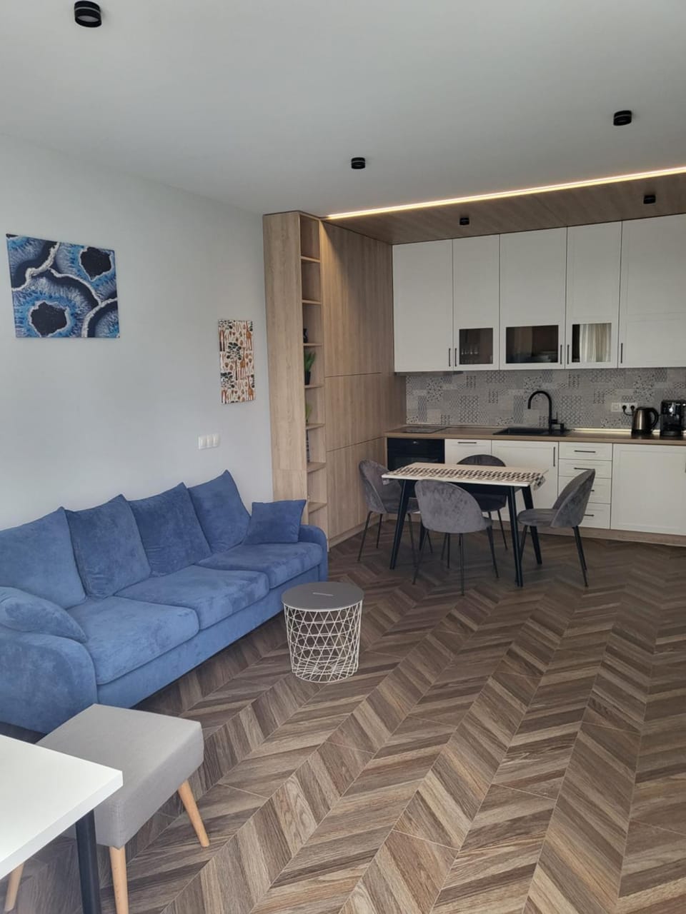 Kitchen or kitchenette, Living room, Dining area