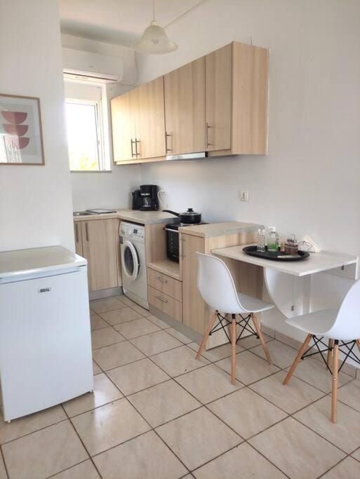Kitchen or kitchenette, Dining area, pet friendly, washing machine