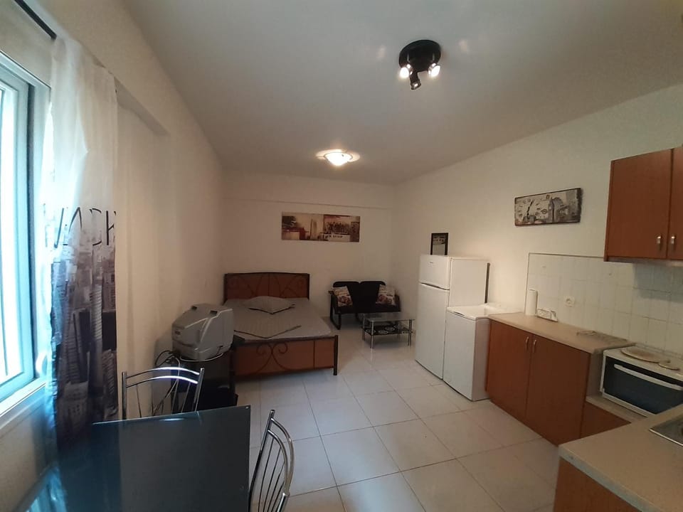 Yellow house 1 Apartment in Messenia