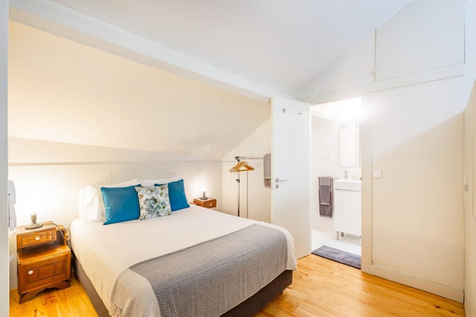 Oporto Loft with Mezzanine Apartment in Porto