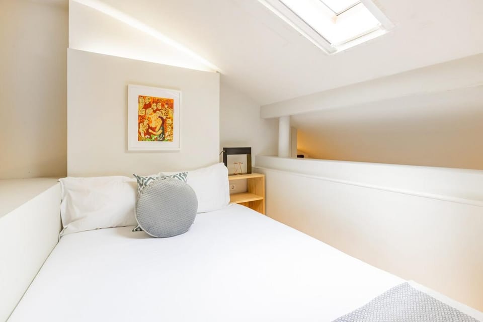 Oporto Loft with Mezzanine Apartment in Porto