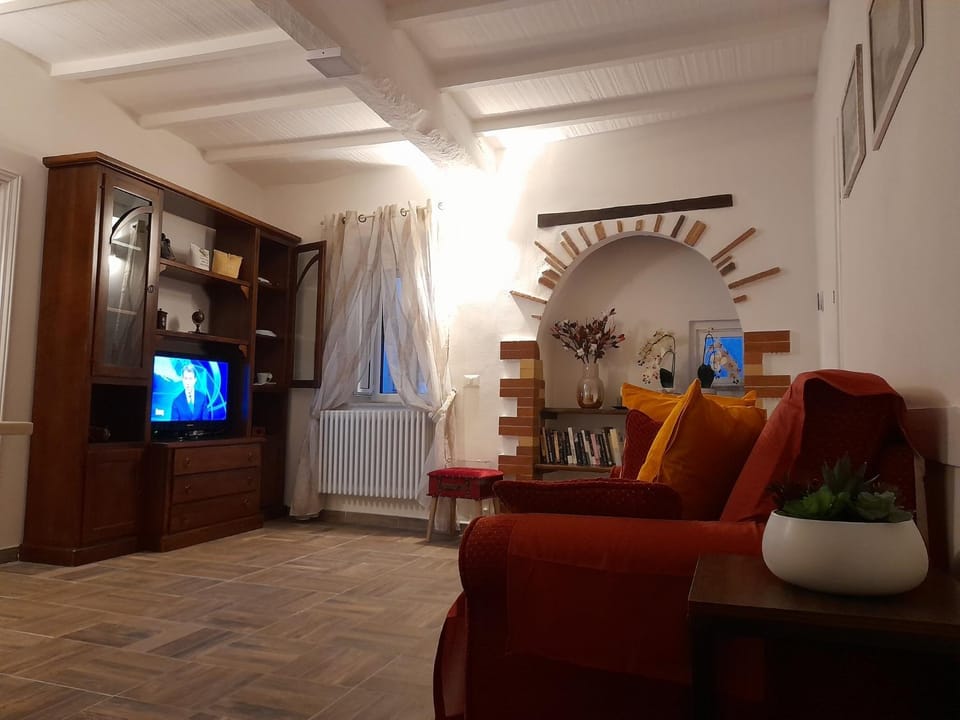 Communal lounge/ TV room, TV and multimedia, Living room, Seating area
