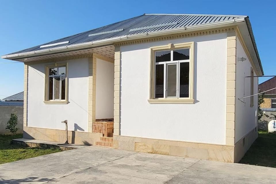 Property building, Day
