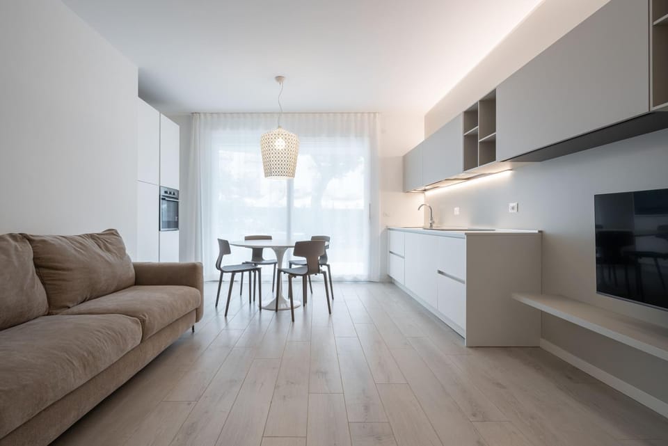 TV and multimedia, Kitchen or kitchenette, Living room, Dining area