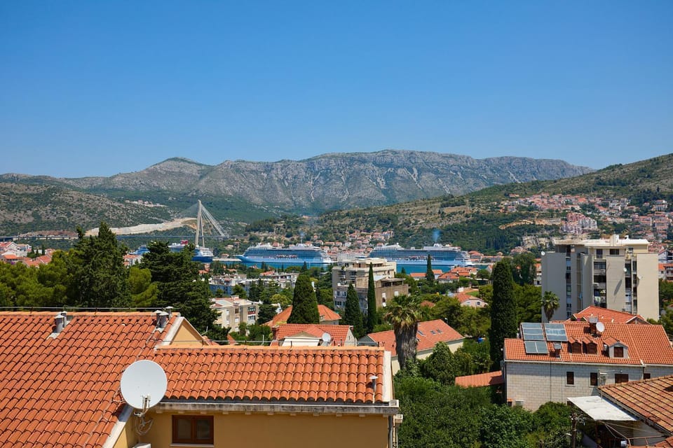 Neighbourhood, View (from property/room), City view