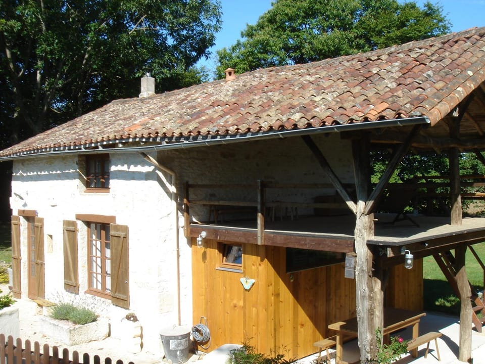 Property building, Patio, Facade/entrance