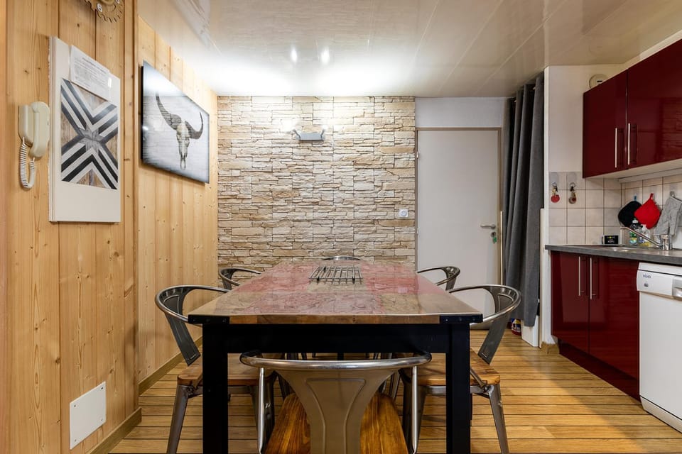 APPARTEMENT CENTRE VILLE PARKING COUVERT WIFI BALCON Apartment in Cauterets