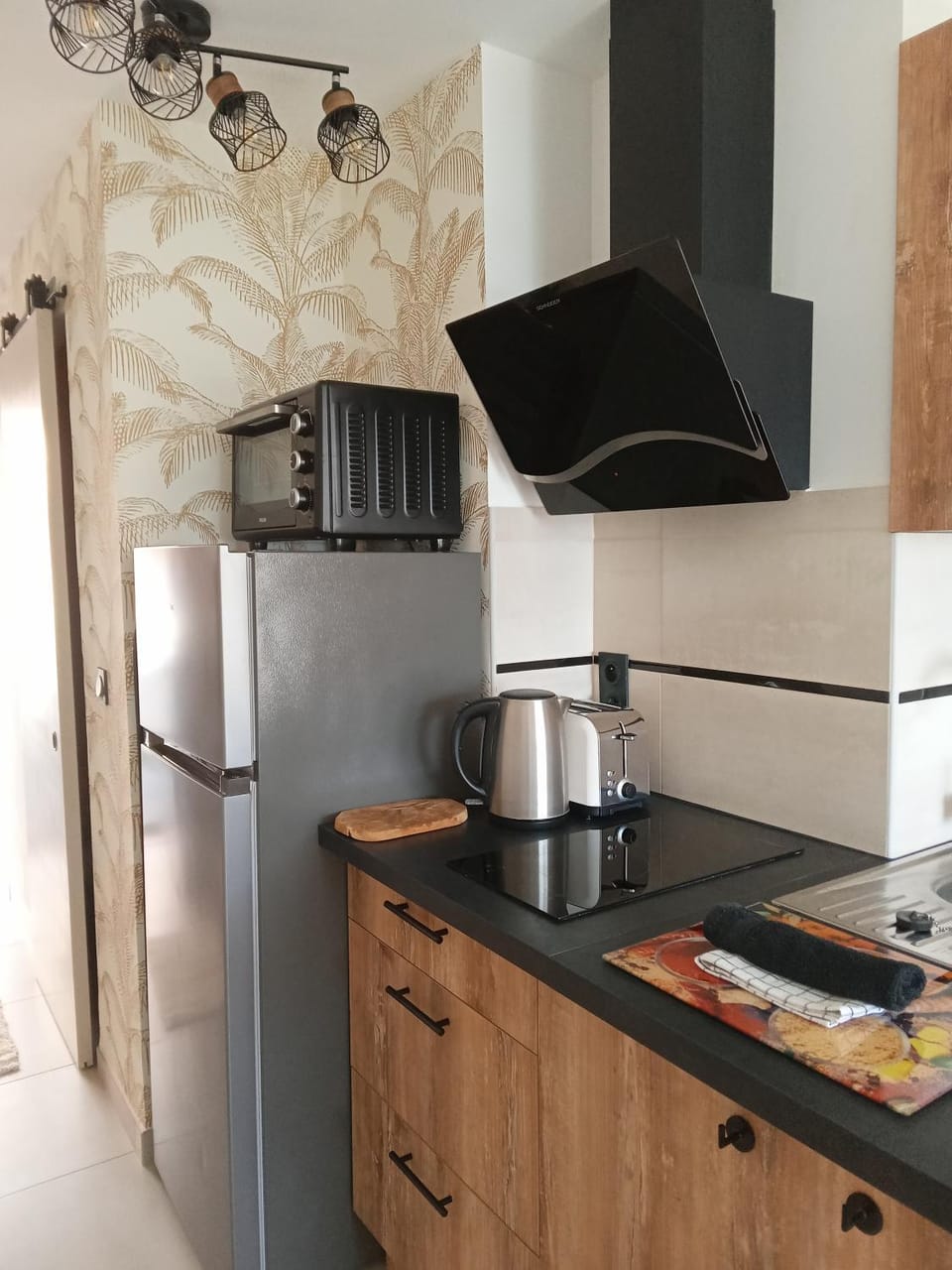 Kitchen or kitchenette, stove