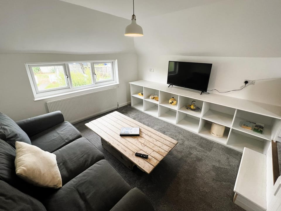 Communal lounge/ TV room, Living room