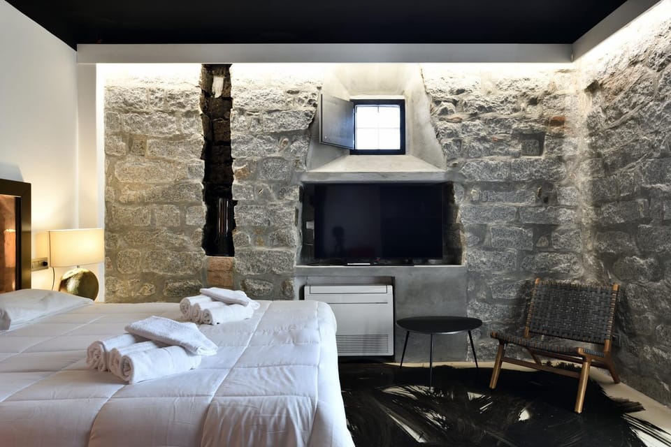 TV and multimedia, Photo of the whole room, Bedroom