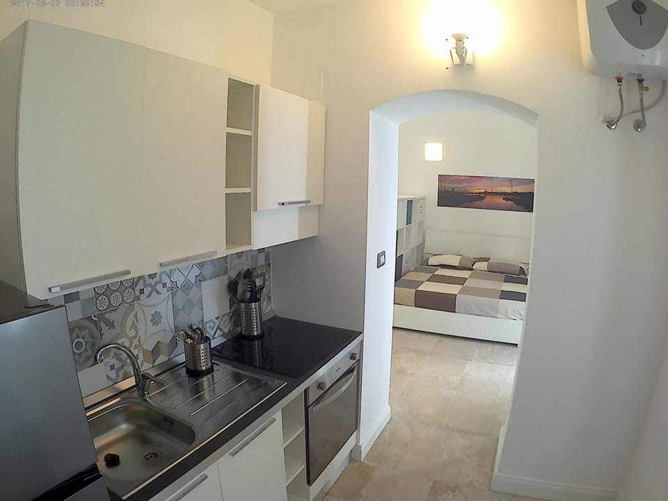 Kitchen or kitchenette, Communal kitchen