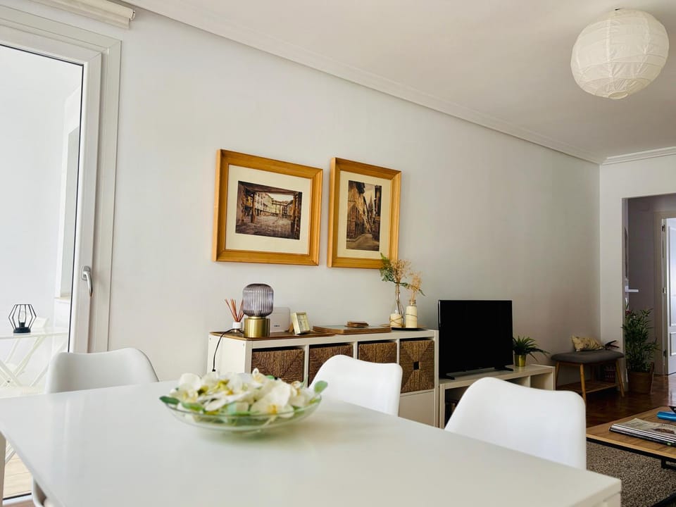 TV and multimedia, Living room, Dining area