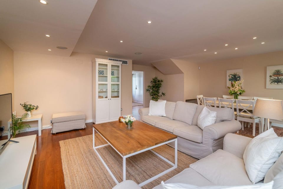 Communal lounge/ TV room, Living room