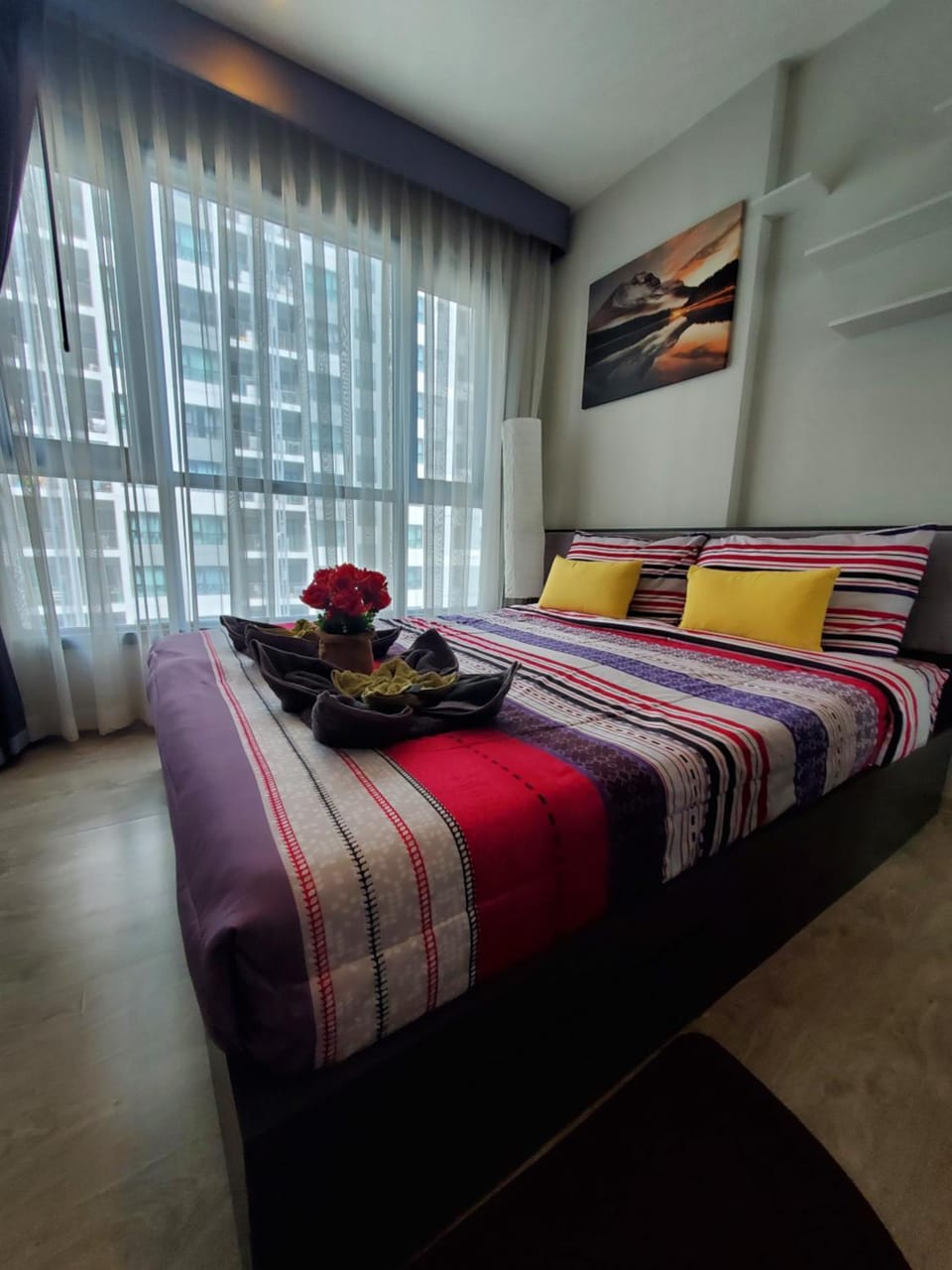 Bed, Bedroom, towels