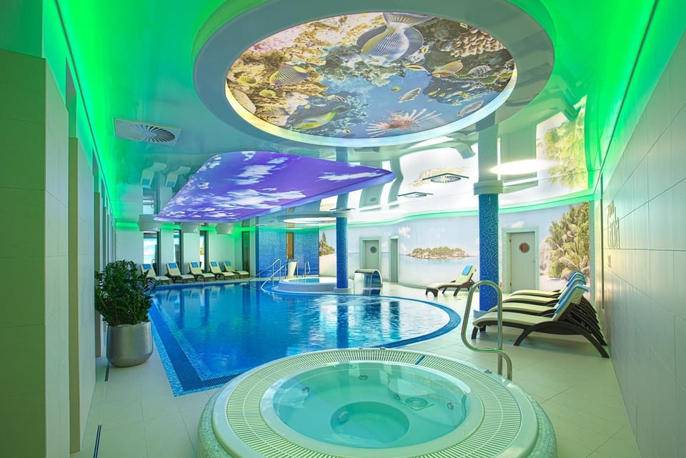 Day, Swimming pool, Swimming pool