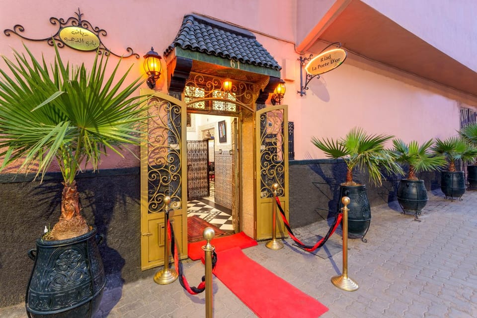 Property building, Facade/entrance