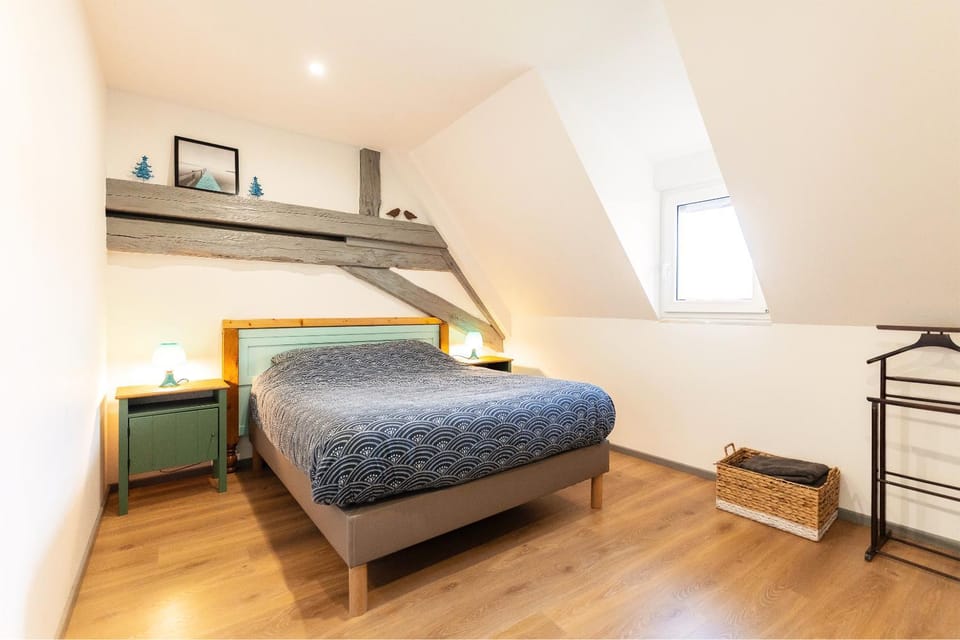 Bed, Photo of the whole room