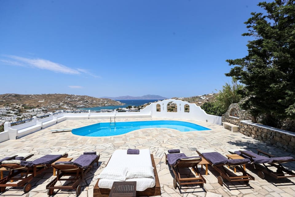 Pool view, Sea view, Swimming pool, sunbed