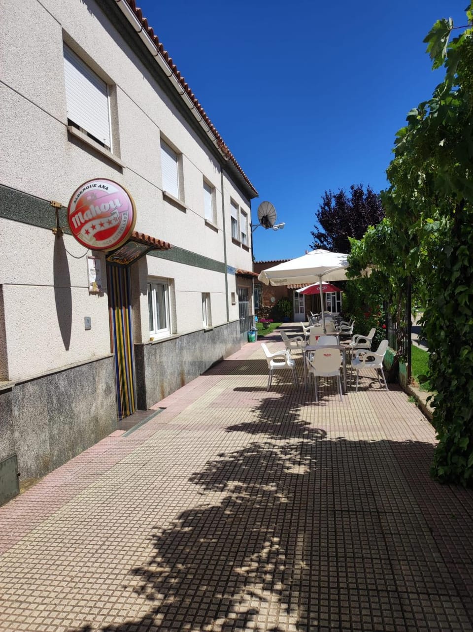 Patio, Facade/entrance