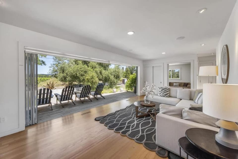 Haven With Pool, Hot Tub And Tastings Included House in Healdsburg