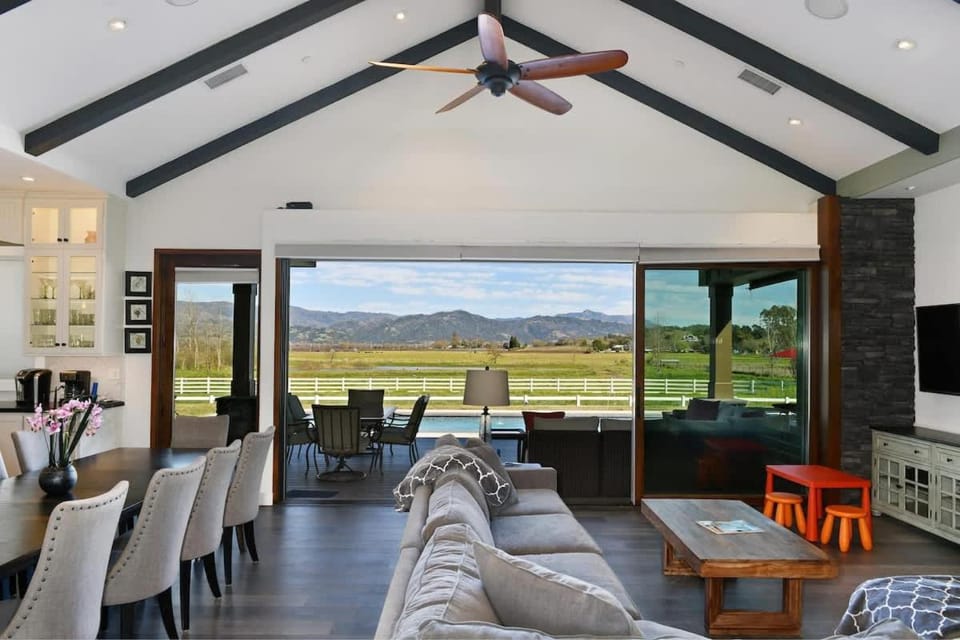 Sanctuary Estate - Wine Tastings Included House in Russian River