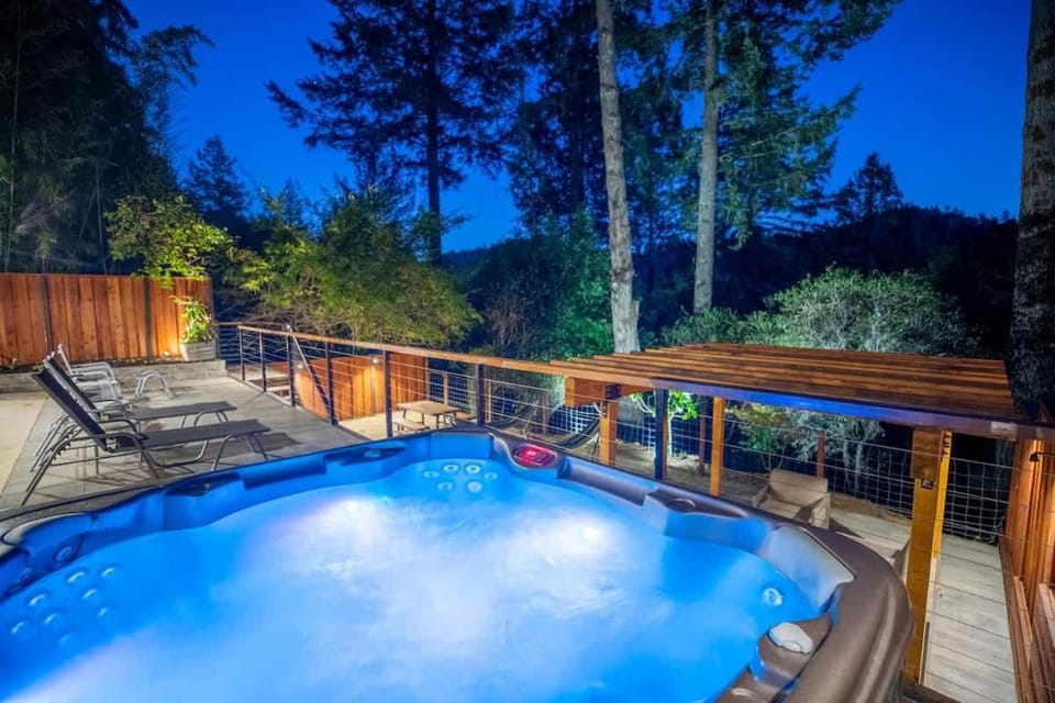 Vista Retreat With Hot Tub And Tastings Included House in Guerneville