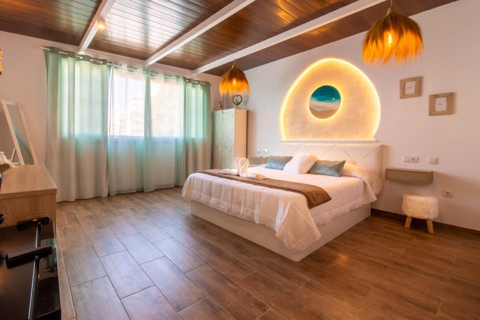 Bed, Photo of the whole room