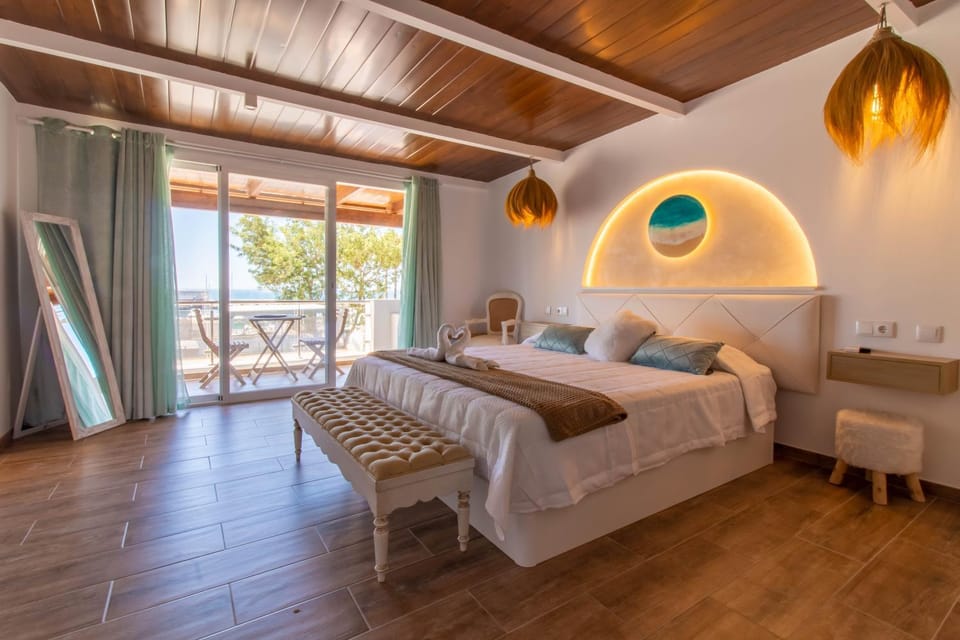 Bed, Photo of the whole room