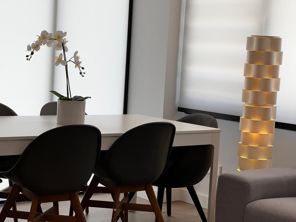 Living room, Lounge or bar, Seating area, Dining area