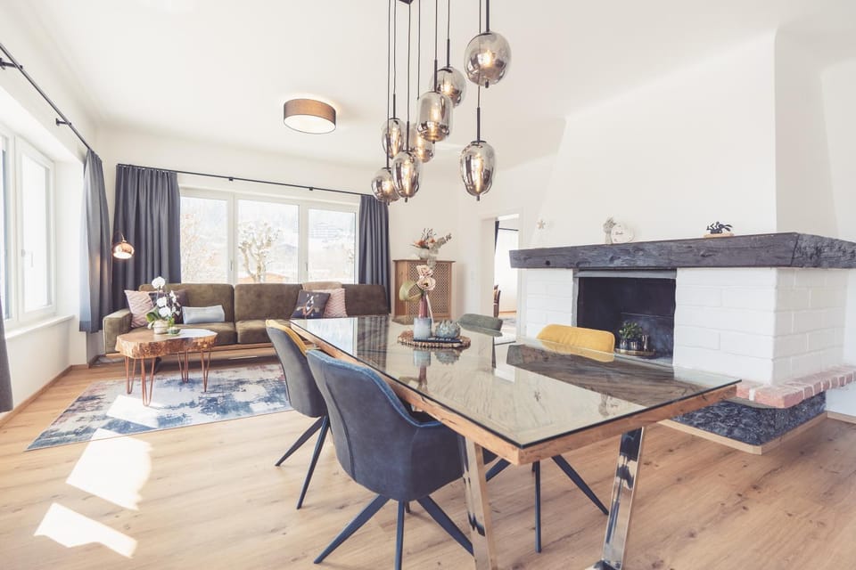 Living room, Seating area, Dining area