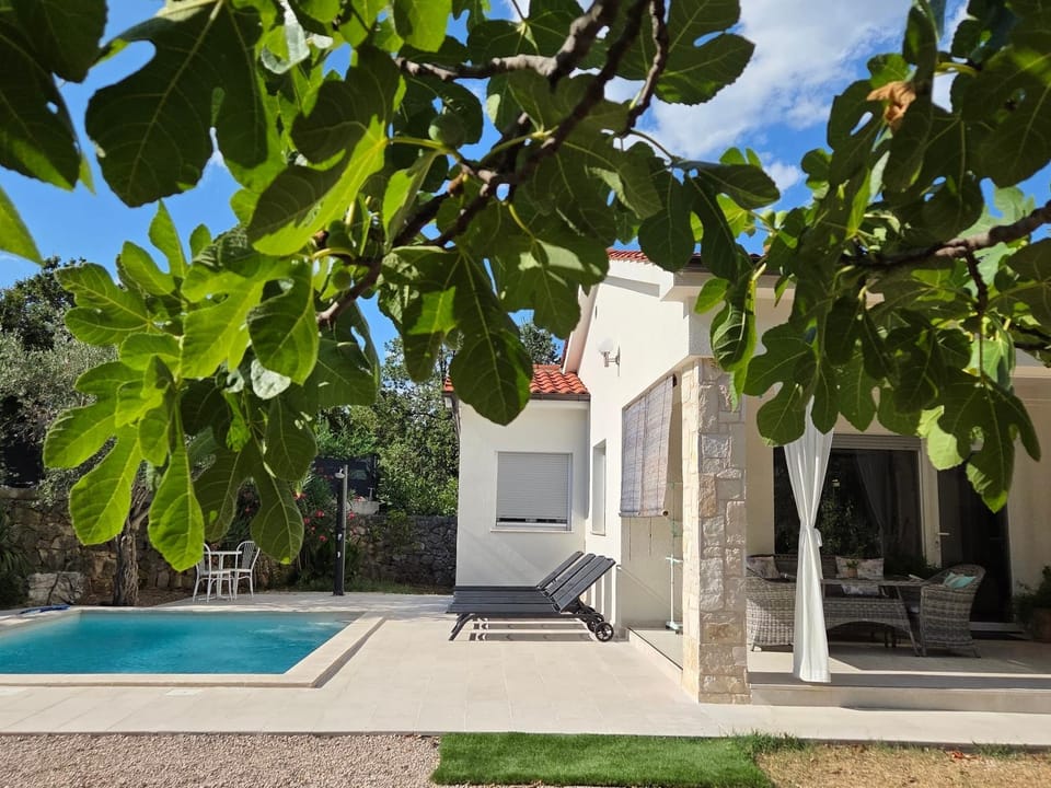Patio, Day, Pool view, Swimming pool